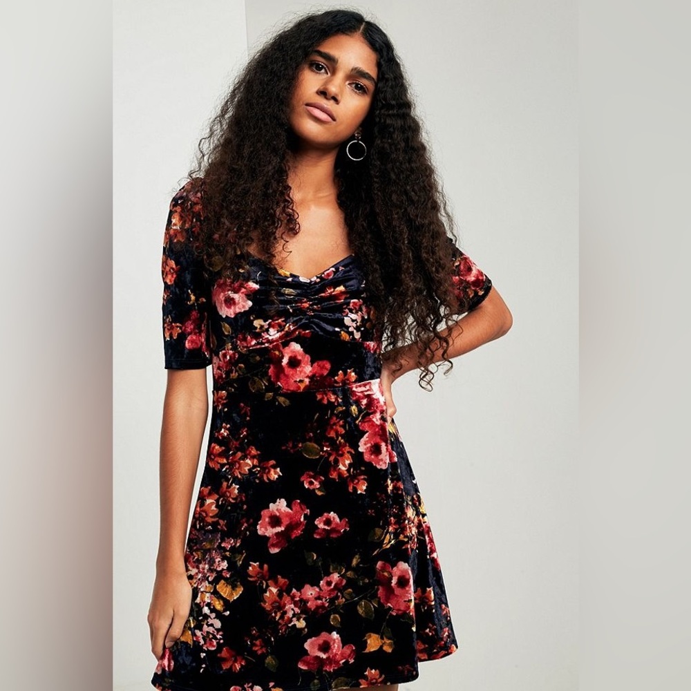 urban outfitters casual dresses | | Urban Outfitters Black Floral Velvet Dress S RD-04.30.26 Women Plus Sweetheart Neck Mini dress Size:ONE FREE SIZE:  FITS MOST S-L